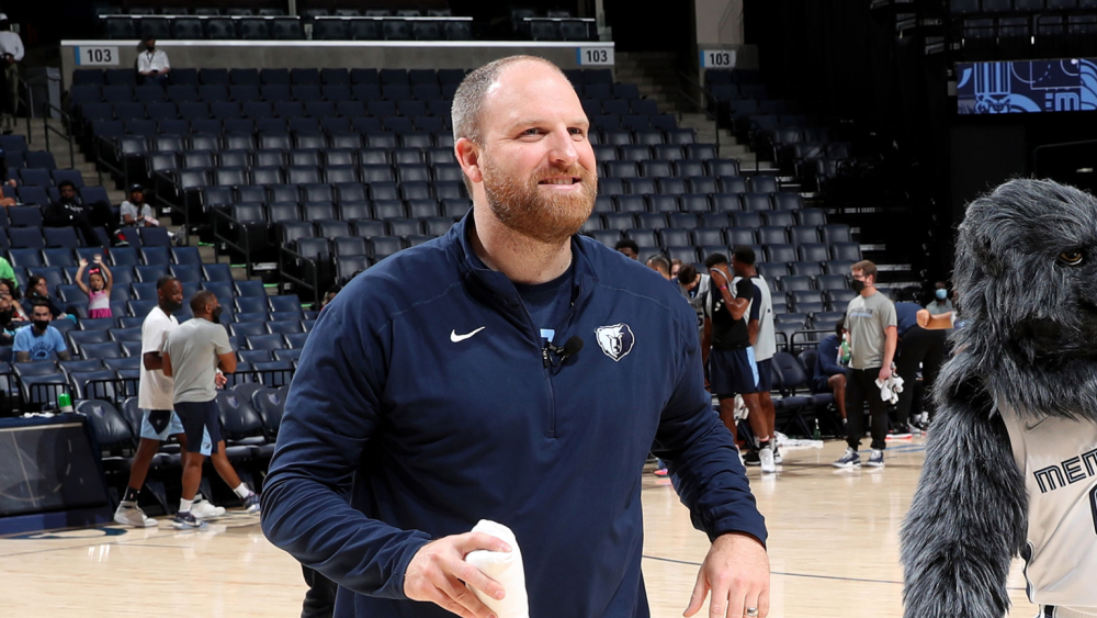 九游体育-太狠了！清晨拜仁慕尼黑调整名单以备NBA常规赛窗口期布莱顿备战法国杯，窗口期孟菲斯灰熊造点机会的简单介绍